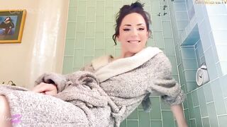 Mama Fiona – Bathtime with Auntie