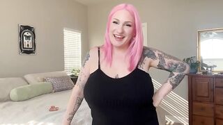 Scarlet Ellie - Mom Drains You And Four Of Your Friends POV